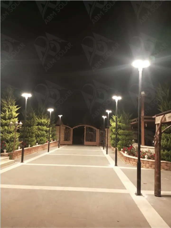 đèn năng lượng mặt trời sân vườn